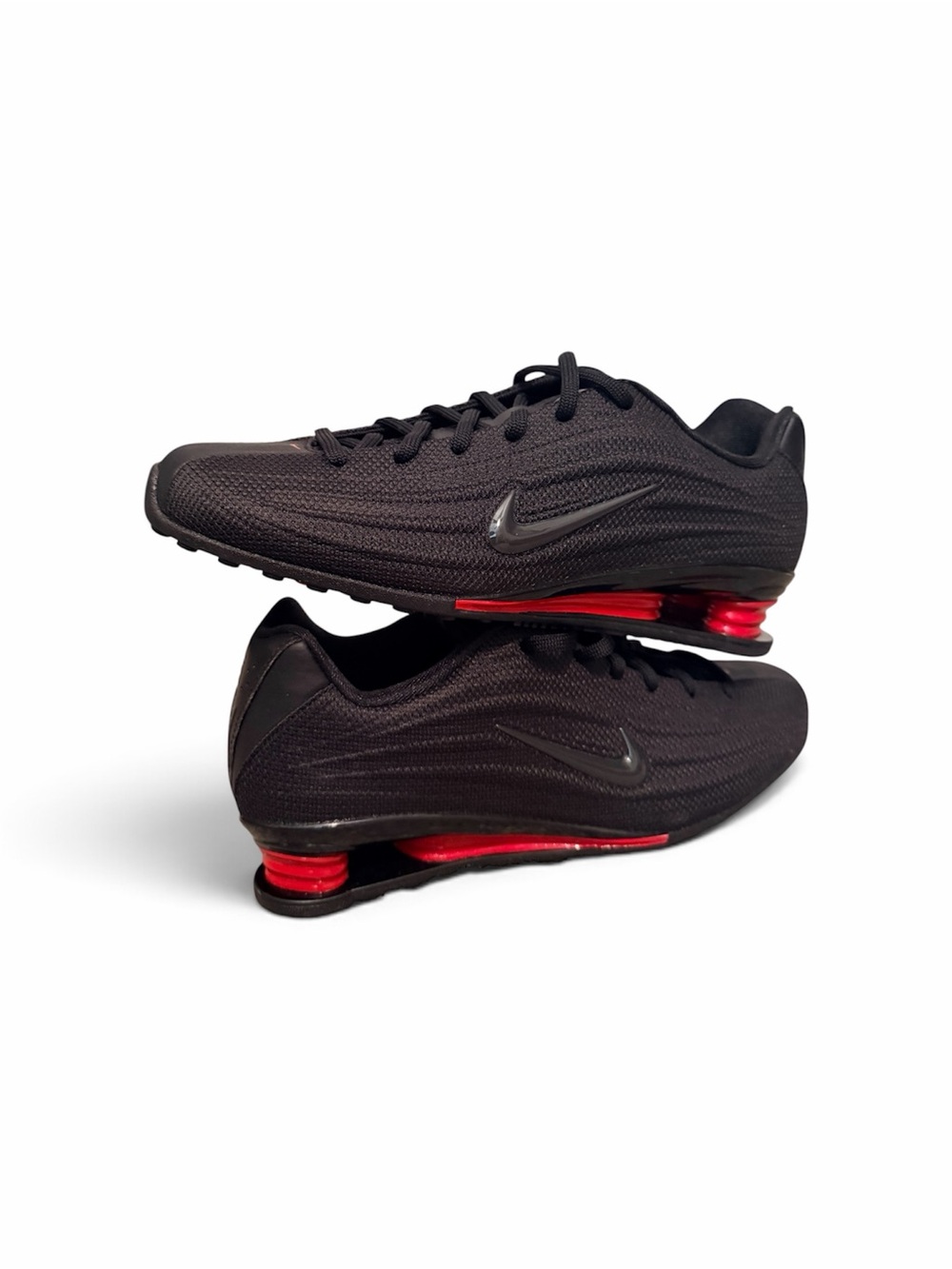 New Nike Shox Women’s Size 7 Youth 5.5 Black/University Red $135 Retail
